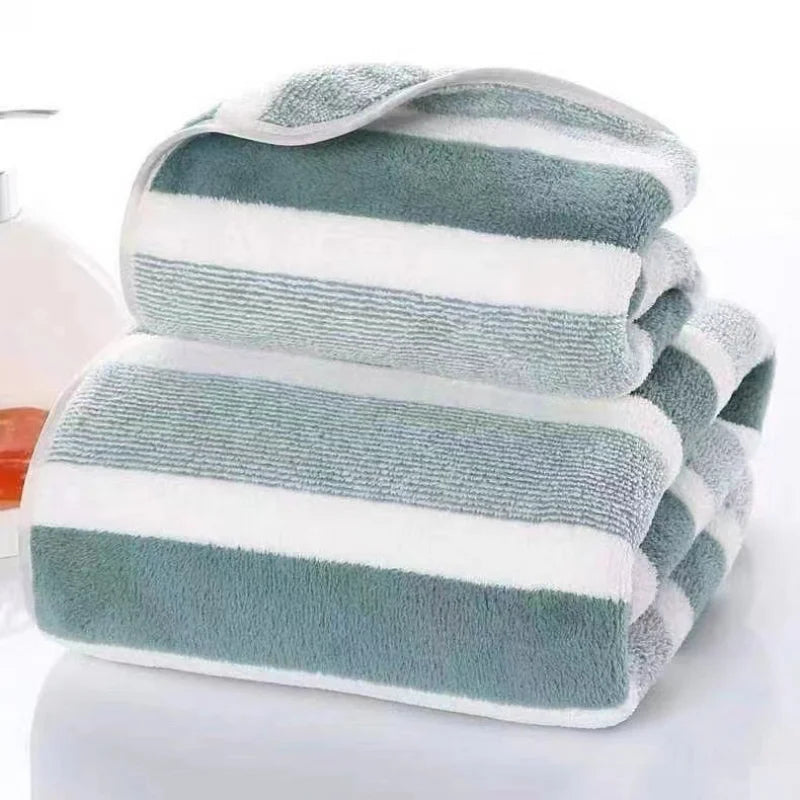 Toalla de Baño de Microfibra Gruesa con Diseño a Rayas